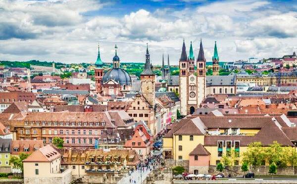 Comprehensive Travel Guide: Helsinki to the Baltic Capitals and Beyond