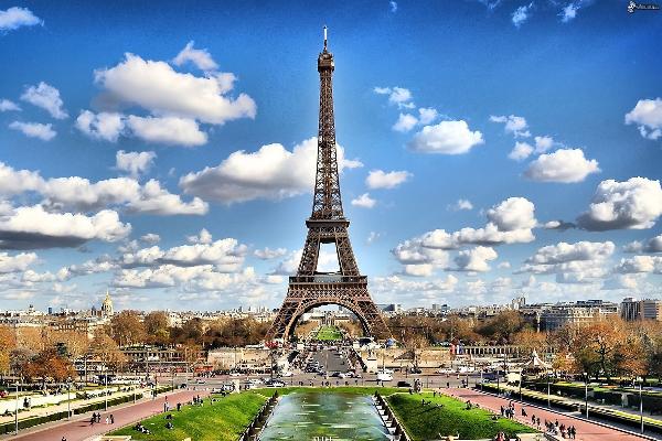 Paris, France: The Ultimate Travel Guide