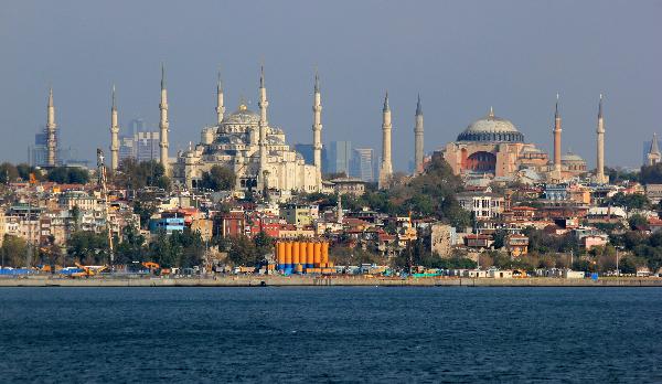 A Comprehensive Travel Guide to Turkey: Istanbul, Bursa, Izmir, Ephesus, Pamukkale, Sultanhani, Cappadocia, and Ankara