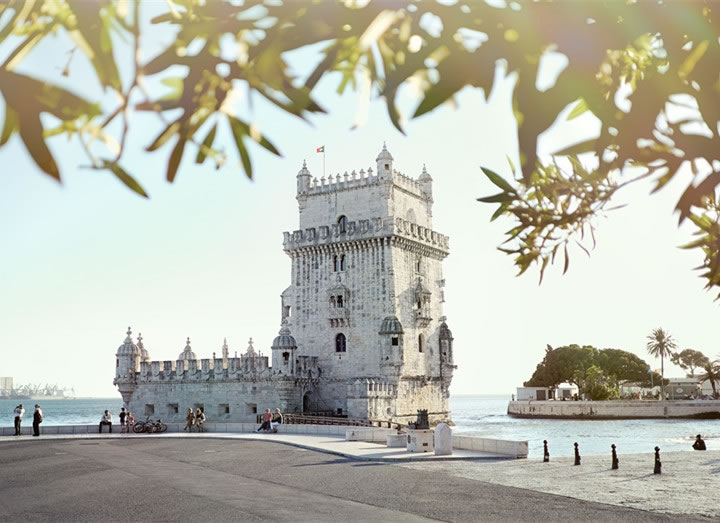 A Comprehensive Travel Guide: Lisbon, Porto, Aveiro, Coimbra, and the Enchanted Coast