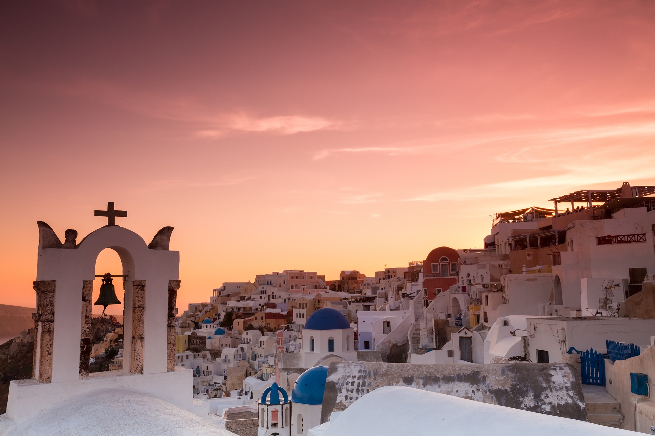 A Comprehensive Travel Guide: Athens – Arachova – Delphi – Kalambaka – Meteora – Athens – Santorini