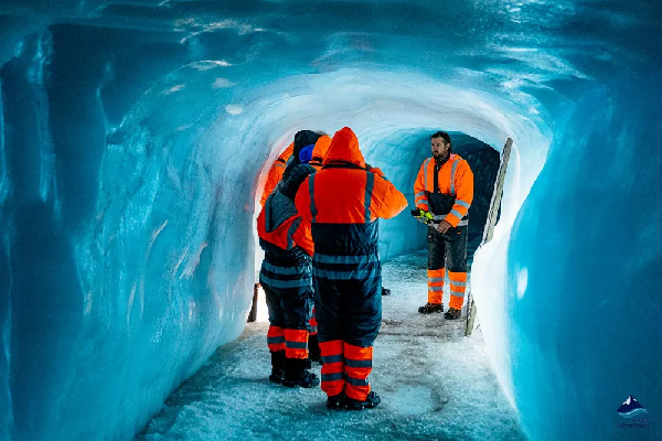 A Comprehensive Travel Guide: Reykjavik to Langjökull Glacier and Back