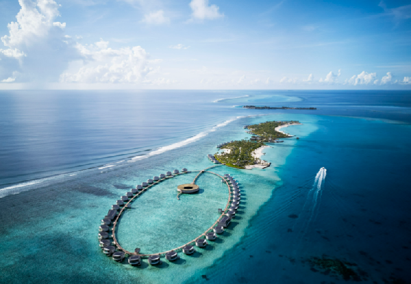 A Travel Guide to the Malé-Far Islands-Malé Route, Maldives