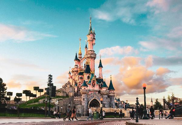 A Comprehensive Travel Guide to Paris and Disneyland Paris