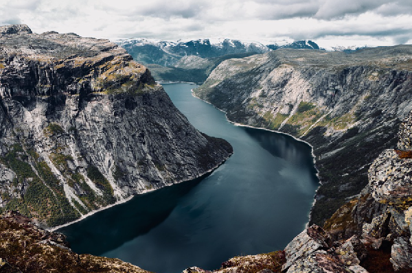 A Comprehensive Travel Guide to Norway’s Iconic Fjords and Cities