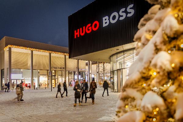 A Comprehensive Travel Guide: Munich to Metzingen Outlet and Back