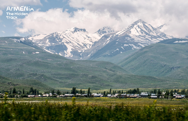 A Comprehensive Travel Guide: Georgia & Armenia Adventure