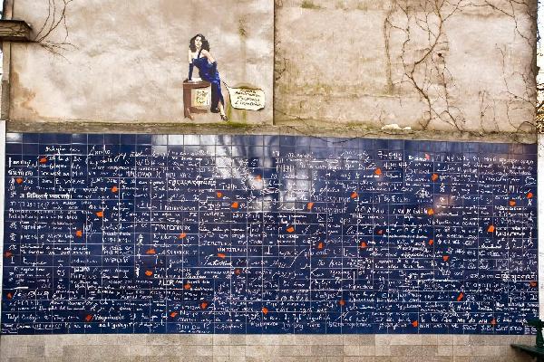 A Journey Through Montmartre: From Anvers Metro to the Moulin Rouge