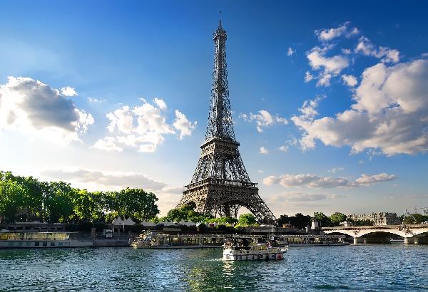 A Parisian Grand Axis: From the Arc de Triomphe to the Eiffel Tower