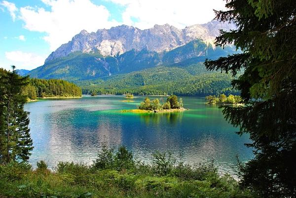Munich to Zugspitze and Eibsee: A Comprehensive Alpine Travel Guide