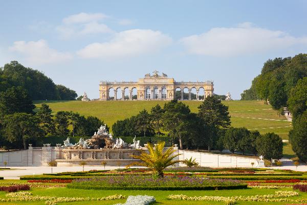 A Comprehensive Travel Guide to Schönbrunn Palace, Vienna