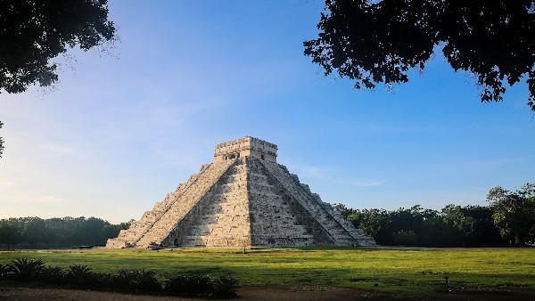 A Comprehensive Travel Guide to Chichen Itza, Ik Kil Cenote, and Suytun Cenote