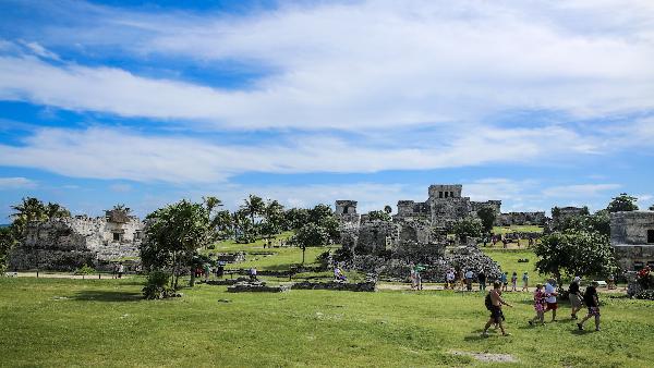 A Comprehensive Travel Guide to Tulum Ruins and Gran Cenote, Mexico