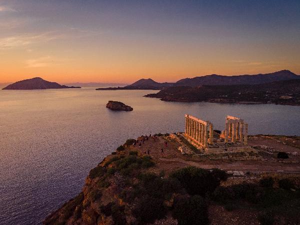 A Comprehensive Travel Guide: Athens to Sounion and Back