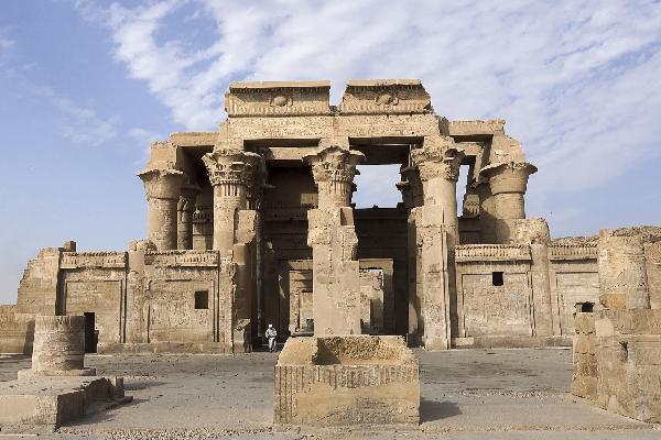 A Comprehensive Travel Guide: Cairo, Fayoum, Aswan, Edfu, Luxor, and Hurghada