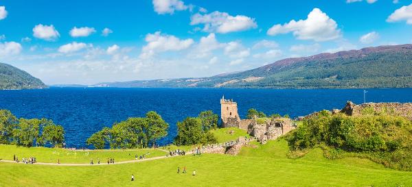 A Comprehensive Travel Guide: London to the Scottish Highlands and Back